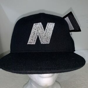 New Balance Exploding Logo Hat Men Black Snap Back Cap NWT OOP